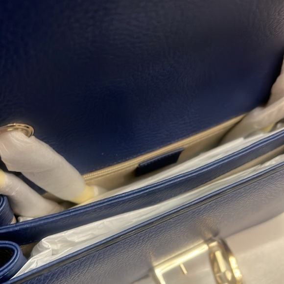 Brand new Gucci interlocking Large cross body Shoulder Bag - Picture 9 of 15